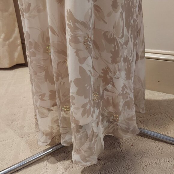 Dreamy 100% Silk Gown Size 6 - Picture 4 of 7